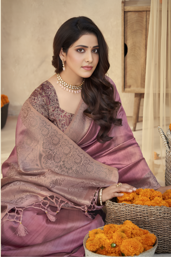 Mauve  Soft Silk Saree - Image 2