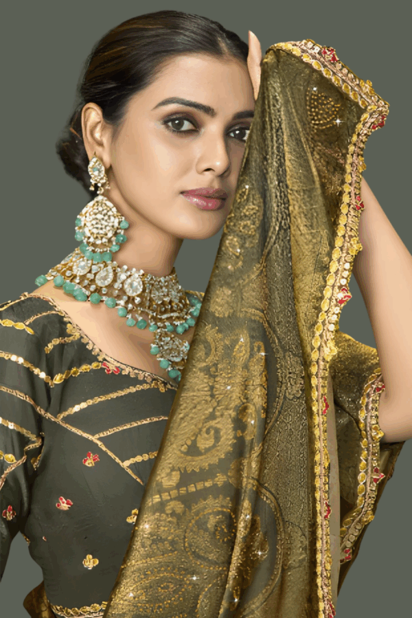 Cream Zari Woven Saree In Silk - Image 3